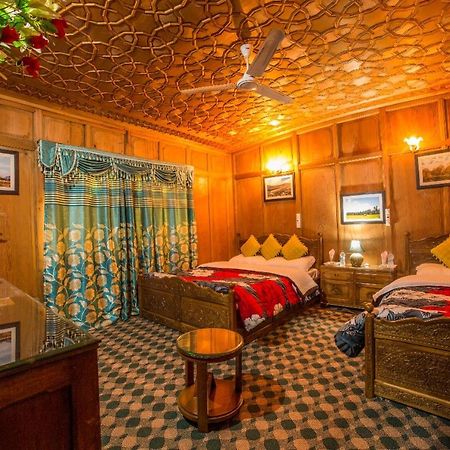 Swan Heritage Houseboats Сринагар Экстерьер фото